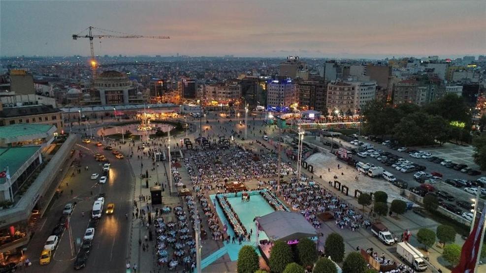 Taksim Camiinde son durum: Ana kubbe betonla kapatılıyor