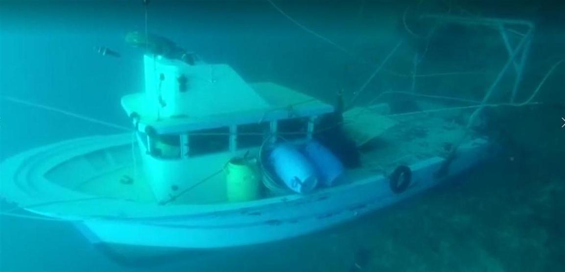 Ayvalıkta batan balıkçı teknesi su altında böyle görüntülendi: Kayıp mürettebat aranıyor