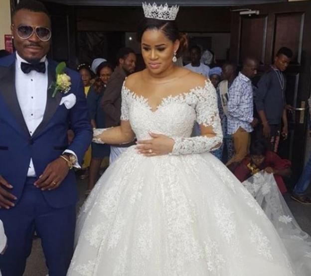 Emmanuel Emenike Nijerya güzeliyle evlendi