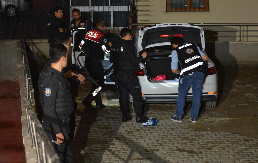 Sezginlere 300 polisle operasyon