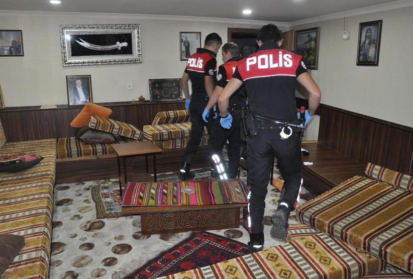 Sezginlere 300 polisle operasyon