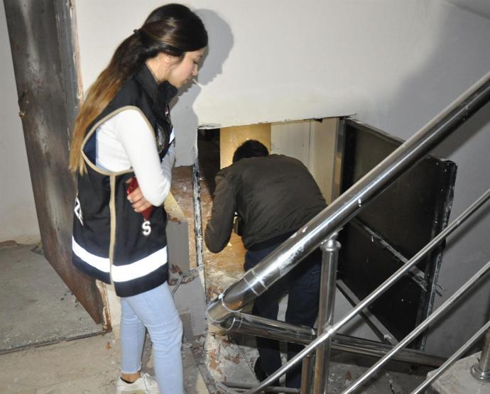 Sezginlere 300 polisle operasyon