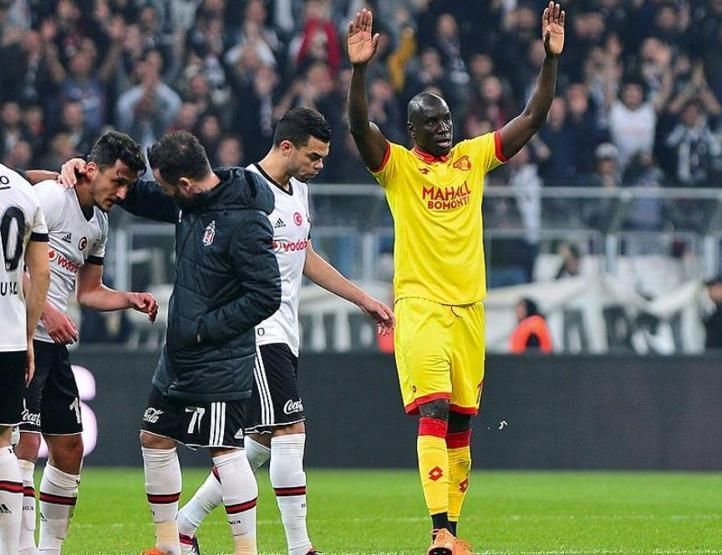 Demba Ba geri dönüyor