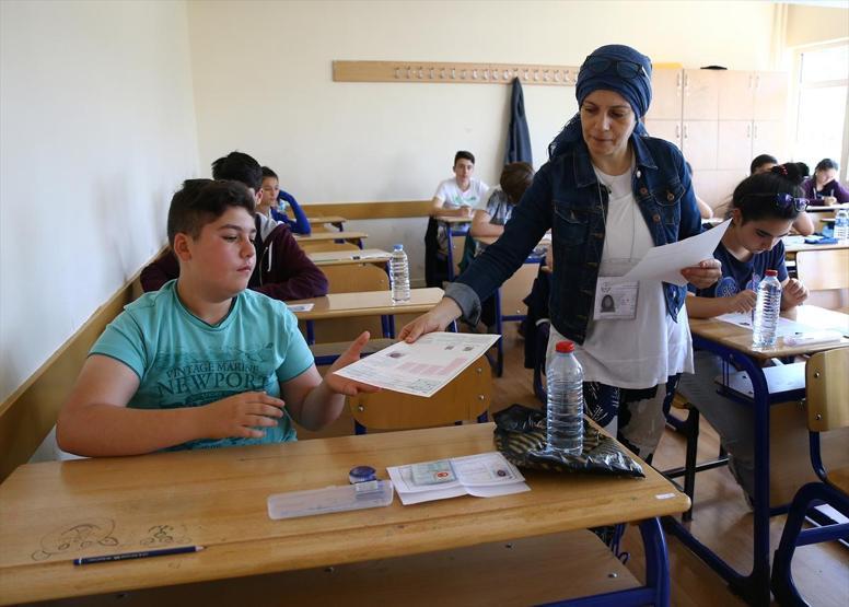 8inci sınıfların merkezi sınavı ilk kez yapılıyor