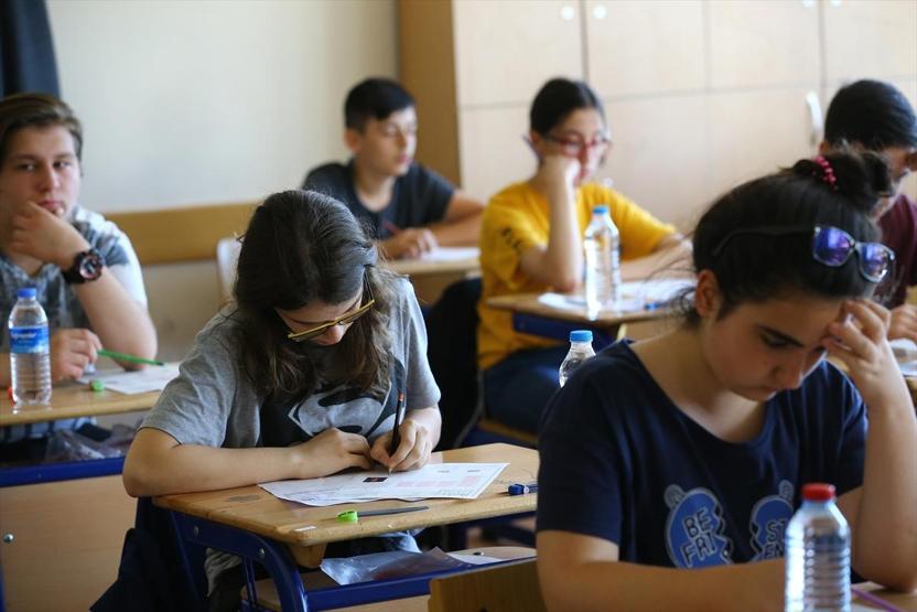8inci sınıfların merkezi sınavı ilk kez yapılıyor