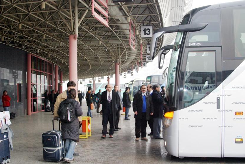 Bayrama daha var ama... Otobüs biletleri tükendi