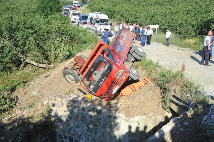 Freni patlayan kamyonet dehşet saçtı: 2 ölü, 3 yaralı