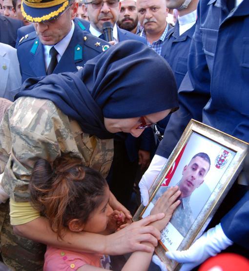 Şehit Orhan Özkan son yolculuğuna uğurlandı