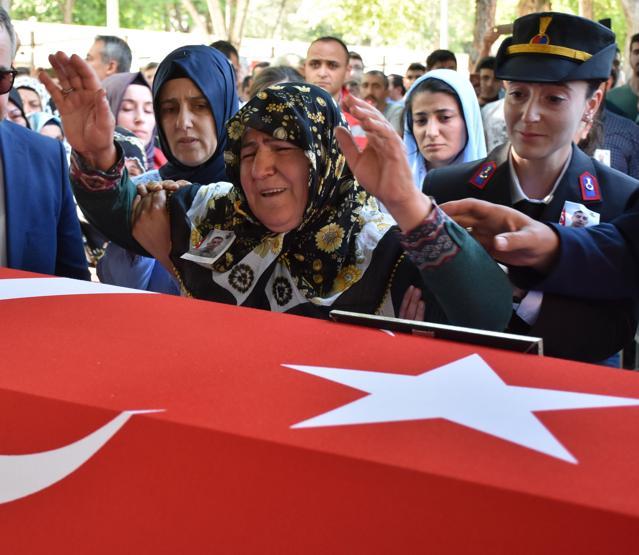 Şehit Orhan Özkan son yolculuğuna uğurlandı
