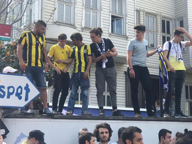 Ali Koçtan taraftara: Böyle yapmayın