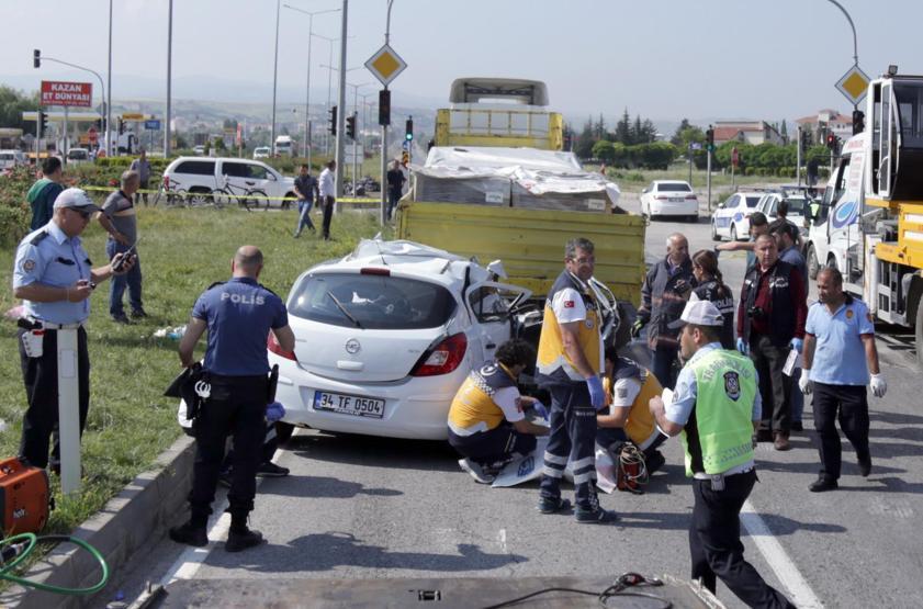 Atanma belgesi alma için yola çıktı: Aynı aileden 3 ölü, 1 ağır yaralı