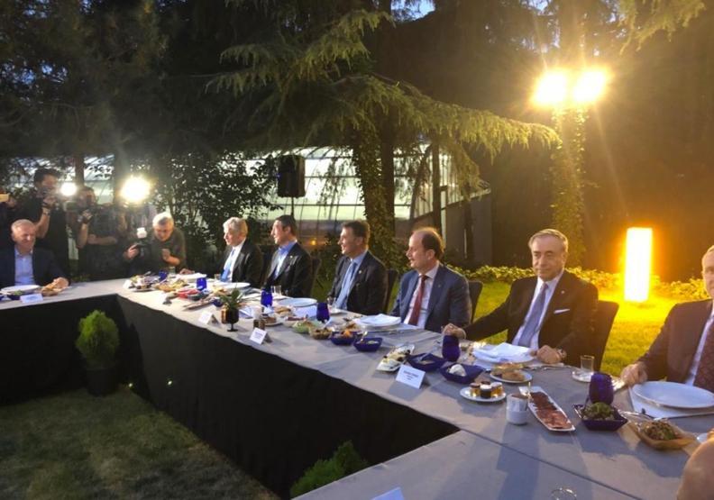 Ali Koçtan bir ilk daha