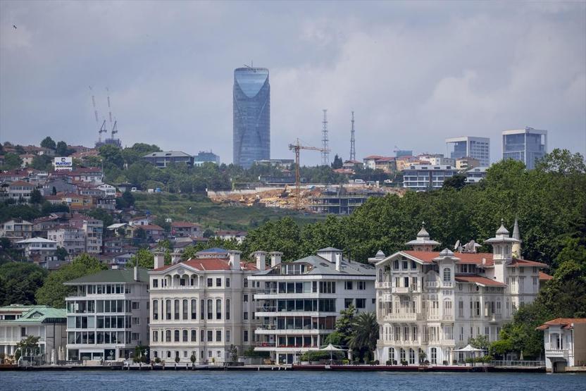 Boğazın incisi yalılar zamana direniyor