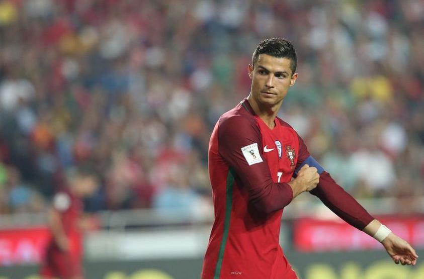 Mesut Özil, Ronaldoyu geçti, sırada Messi var
