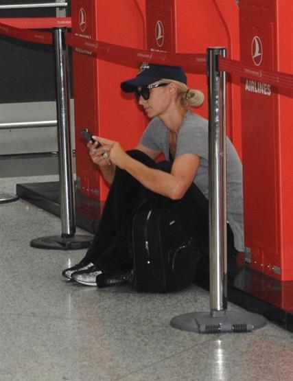 Paris Hilton, Türkiyeden ayrıldı: Bankonun önünde çöktü kaldı