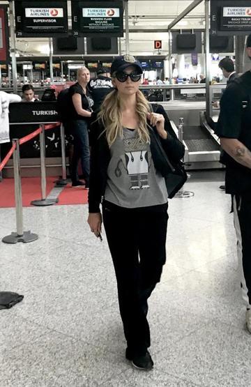 Paris Hilton, Türkiyeden ayrıldı: Bankonun önünde çöktü kaldı