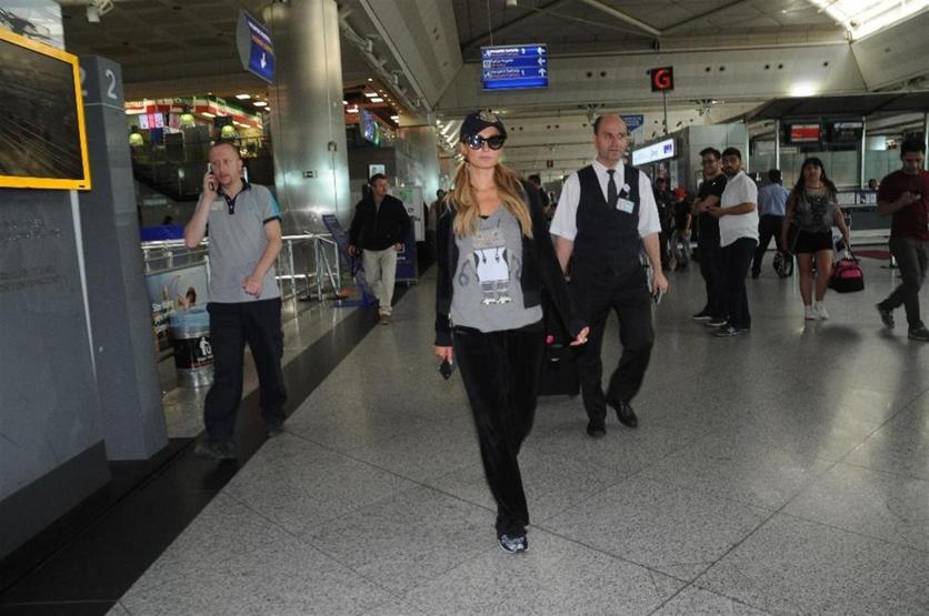 Paris Hilton, Türkiyeden ayrıldı: Bankonun önünde çöktü kaldı