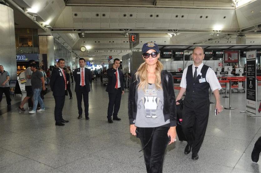 Paris Hilton, Türkiyeden ayrıldı: Bankonun önünde çöktü kaldı