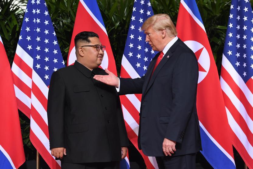 Singapurda tarihi zirve: Trump ve Kim Jong-un imzayı attı