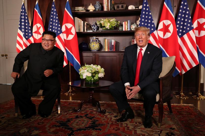Singapurda tarihi zirve: Trump ve Kim Jong-un imzayı attı