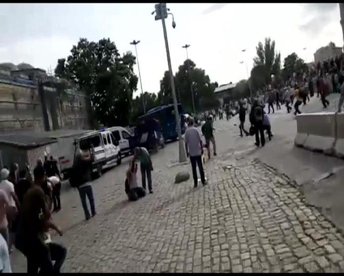 Beyazıt Meydanı bir anda karıştı