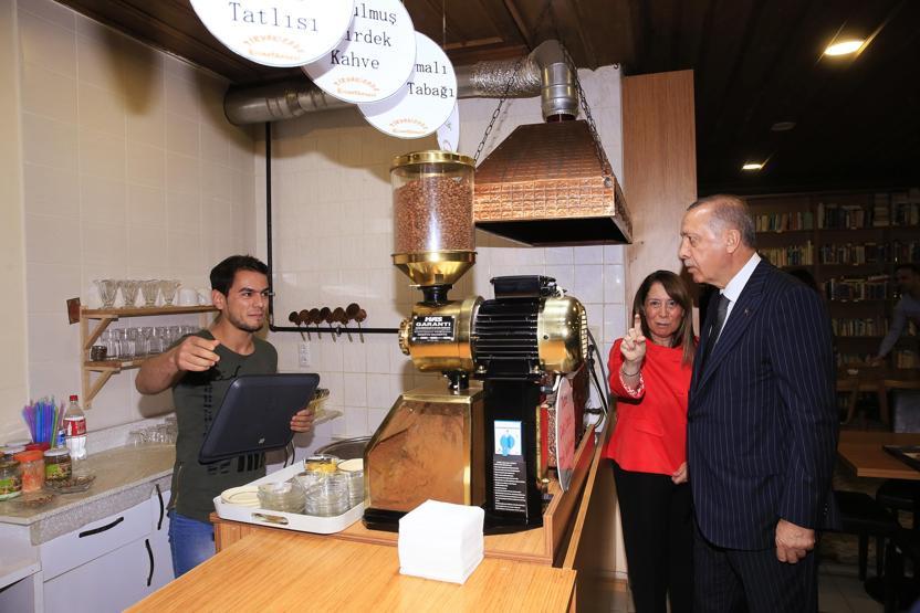 Cumhurbaşkanı Erdoğandan kıraathane ziyareti