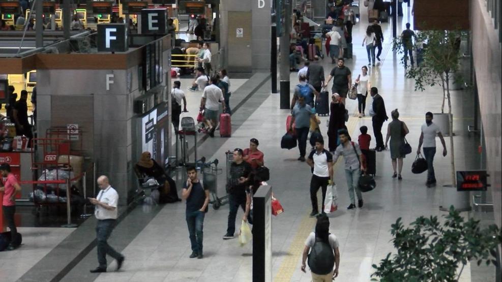 İstanbul boşalıyor: Sabiha Gökçende bayram yoğunluğu