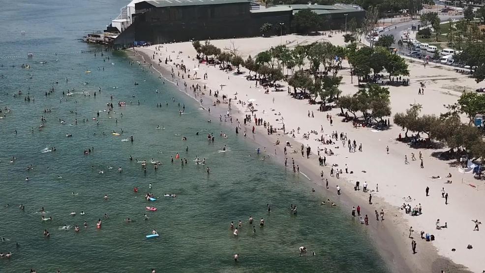 İstanbullular bayramda plajlara akın etti