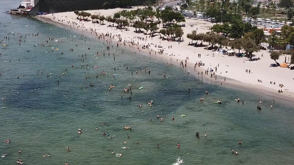 İstanbullular bayramda plajlara akın etti