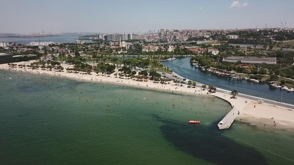 İstanbullular bayramda plajlara akın etti