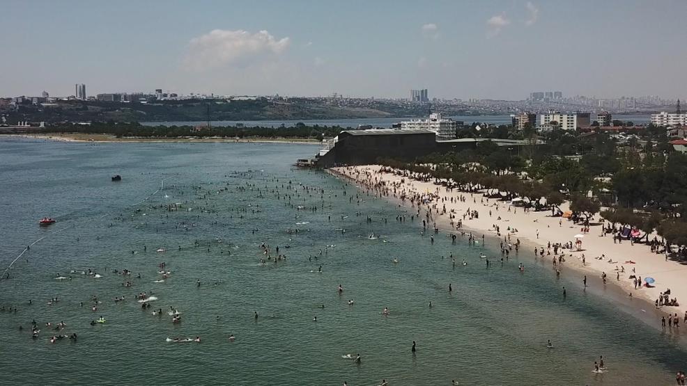 İstanbullular bayramda plajlara akın etti