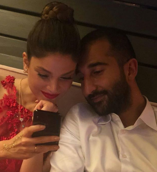Hilal Özdemir ve Volkan Babacan’ın renkli kına gecesi