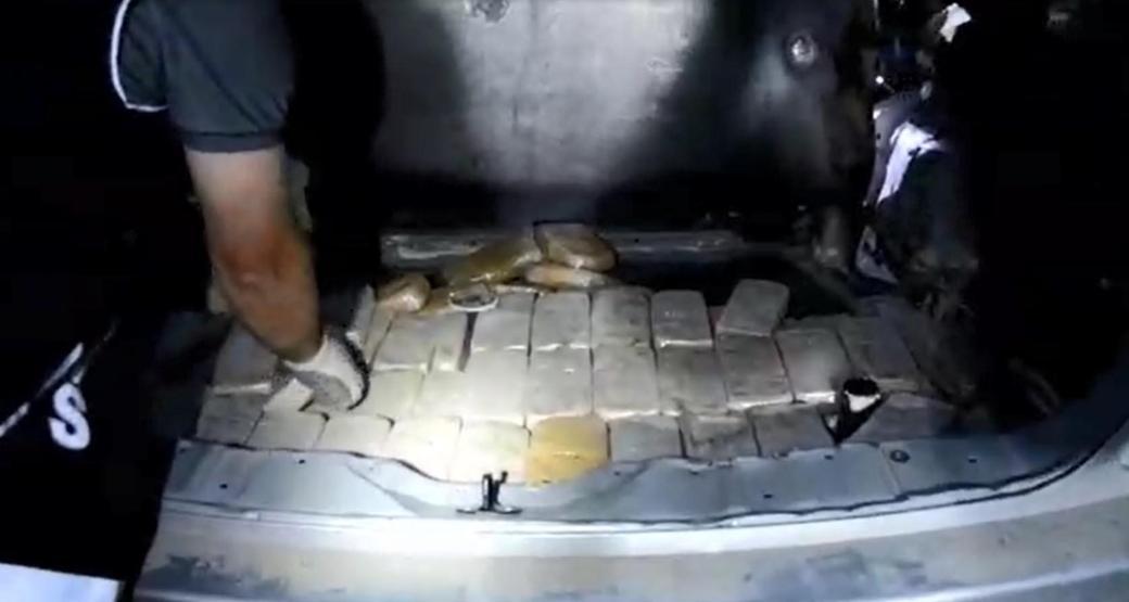 Takibe alınan Irak plakalı cipten 85 kilo eroin çıktı