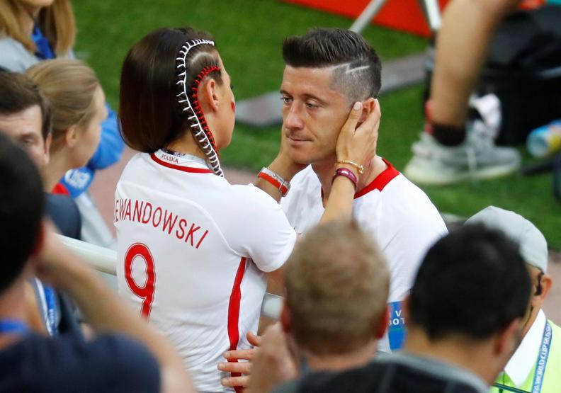 Lewandowskiyi eşi Anna teselli etti