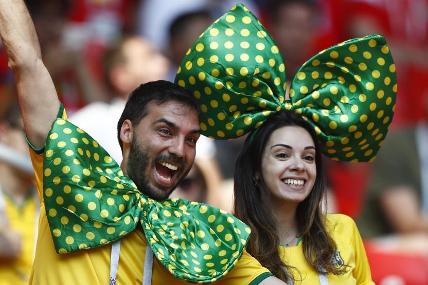 Belçika - Tunus maçı öncesi tribünlerde karnaval havası var