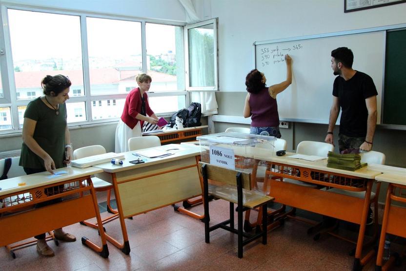 Seçim öncesi sandık yemini edildi