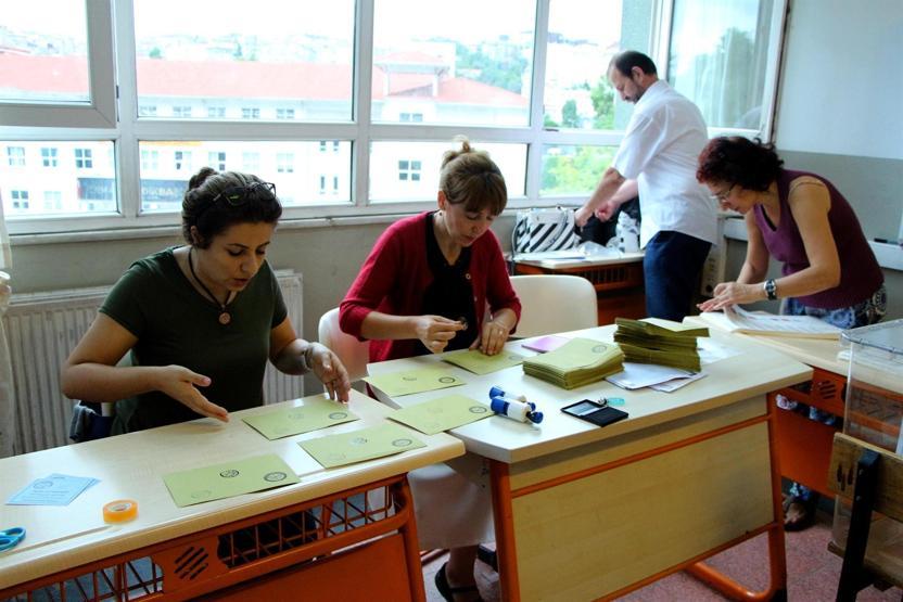 Seçim öncesi sandık yemini edildi