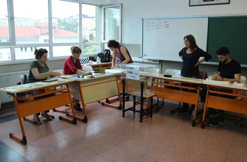 Seçim öncesi sandık yemini edildi