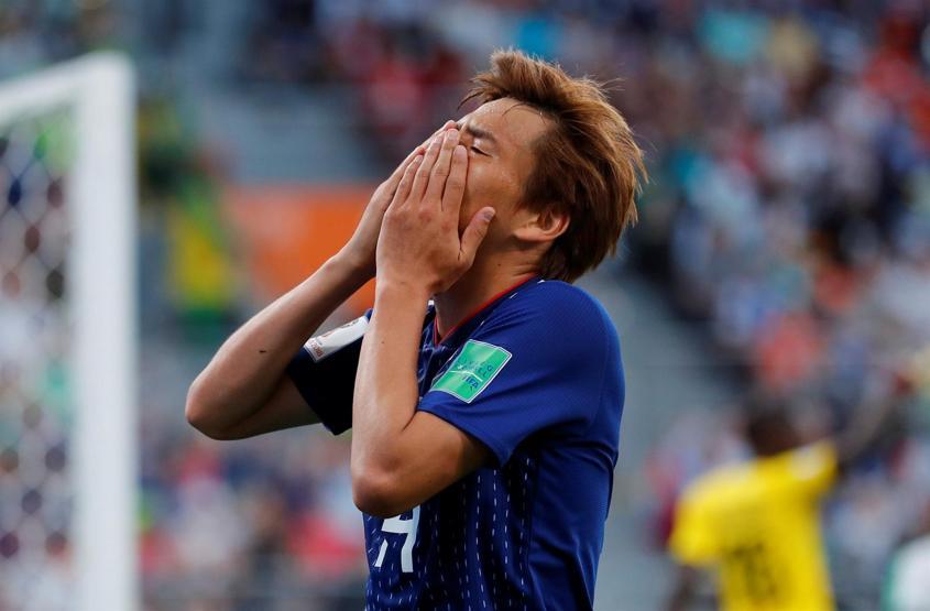 Japon taraftarlar çöpleri toplayıp gitti