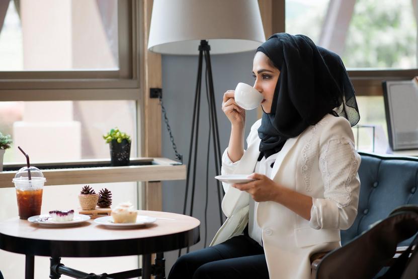 Araba kullanabiliyorlar ama ilginç yasaklar sürüyor
