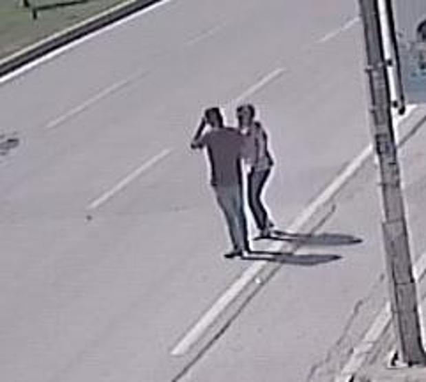 Polis yakalamak için kılıktan kılığa girdi