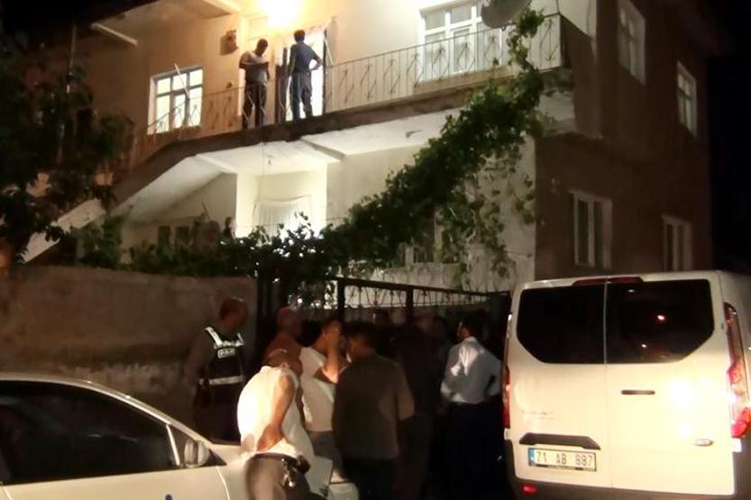 Eşini öldürüp komşusunu adliyeye kadar silahla kovaladı