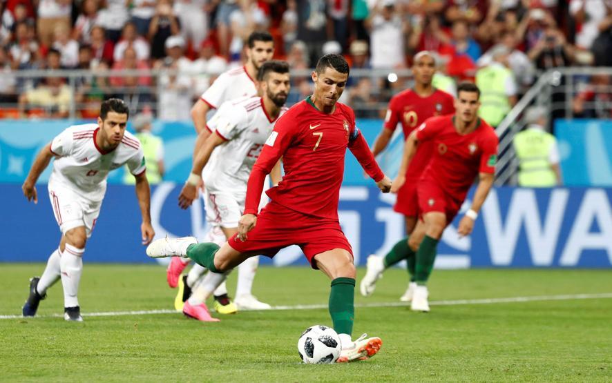Ronaldonun penaltısını kurtaran İranlı kalecinin hayatı roman