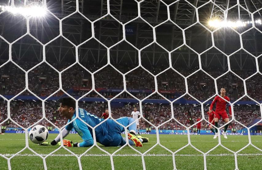 Ronaldonun penaltısını kurtaran İranlı kalecinin hayatı roman