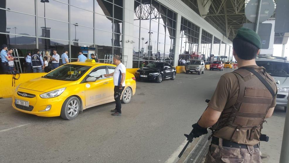 İstanbulda başladı... 180 noktada 2 bin 400 polis...