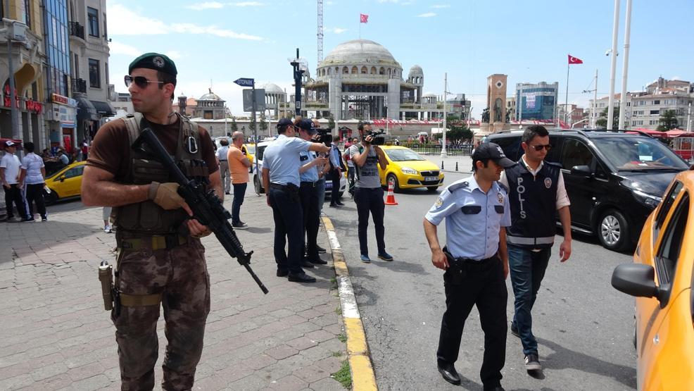 İstanbulda başladı... 180 noktada 2 bin 400 polis...