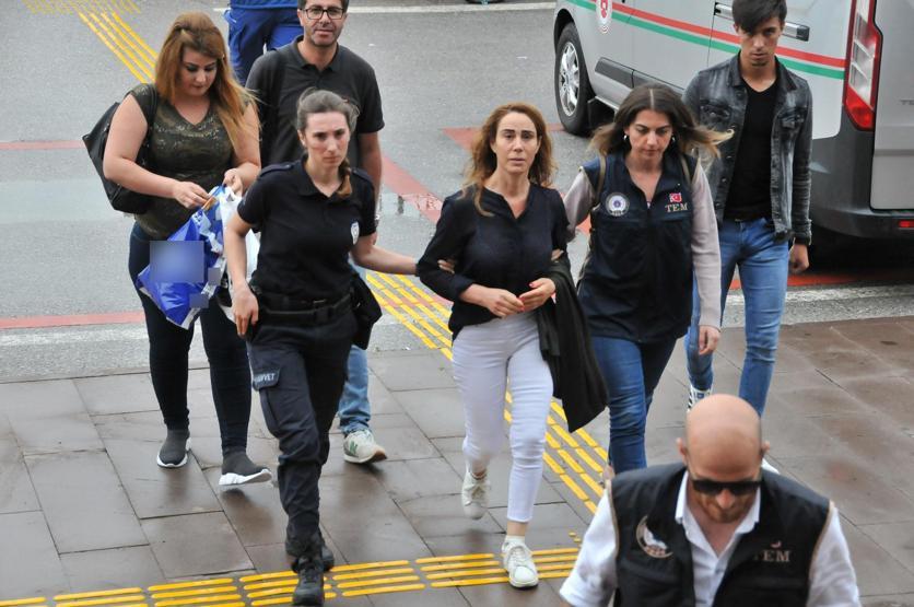 Tutuklanan şarkıcının telefonundan Karayılanla çekilmiş fotoğraflar çıktı