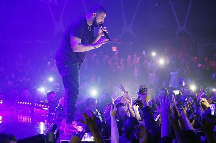 Drake, Sophie Brussauxdan çocuğu olduğunu itiraf etti