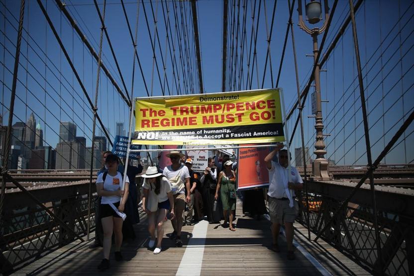 ABDde Trumpın göçmen politikasına tepki çığ gibi büyüyor