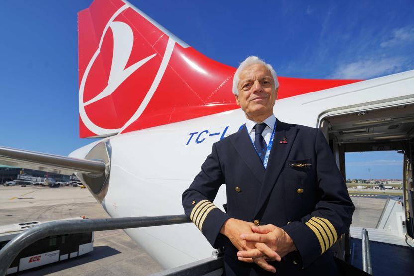 Türk Hava Yolları’nın 45 yıllık pilotu emekli oldu